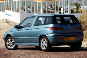 Alfa Romeo 145 1999 - 2000