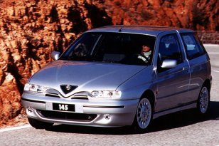 Alfa Romeo 145 1999 - 2000