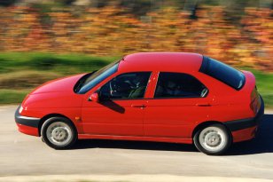 Alfa Romeo 146 1995 - 1999