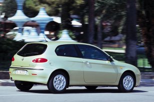 Alfa Romeo 147 2000 - 2005