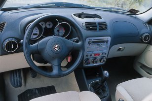 Alfa Romeo 147 2000 - 2005