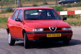 Alfa Romeo 155 1995 - 1997