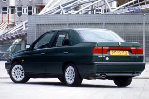 Alfa Romeo 155 1995 - 1997