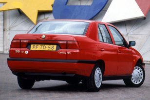 Alfa Romeo 155 1995 - 1997