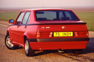 Alfa Romeo 75 1989 - 1992