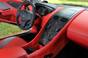 Aston Martin Vanquish 2012