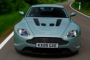Aston Martin Vantage 2010
