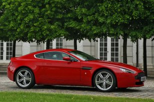 Aston Martin Vantage 2005