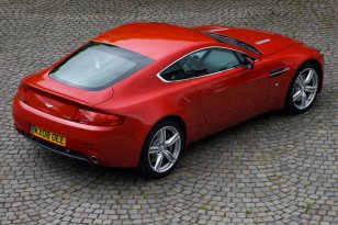 Aston Martin Vantage 2005