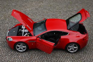 Aston Martin Vantage 2005