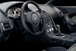 Aston Martin Vantage 2005