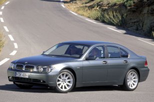 BMW 7-series 