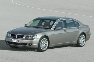 BMW 7-series 