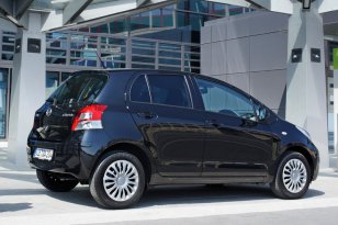 Daihatsu Charade 2011 - 2012