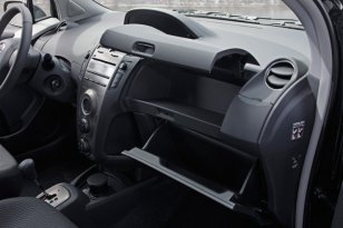 Daihatsu Charade 2011 - 2012