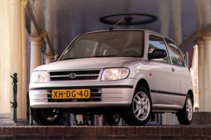 Daihatsu Cuore 2001 - 2003