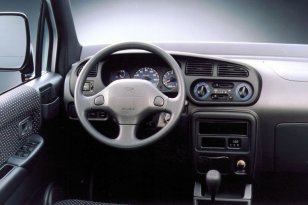 Daihatsu Move 2001 - 2003