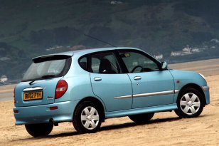 Daihatsu Sirion 2002 - 2005