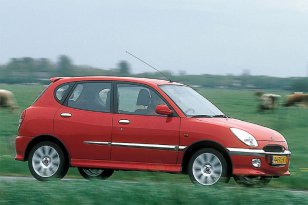 Daihatsu Sirion 2002 - 2005