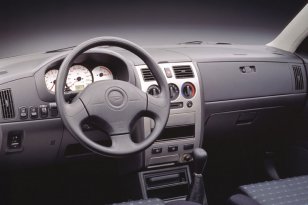 Daihatsu Sirion 2002 - 2005