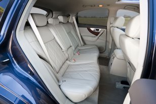 Infiniti QX70 2013