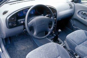 Kia Mentor 2001 - 2003