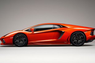 Lamborghini Aventador 2011