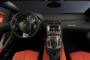Lamborghini Aventador 2011