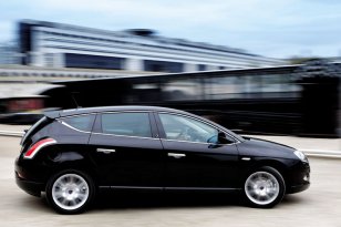 Lancia Delta 2008 - 2011