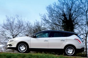 Lancia Delta 2008 - 2011