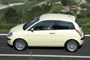 Lancia Ypsilon 2003 - 2006