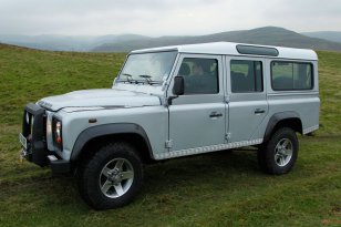 Land Rover Defender 2011