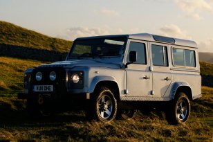 Land Rover Defender 2011