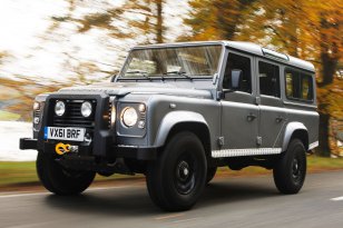 Land Rover Defender 2011