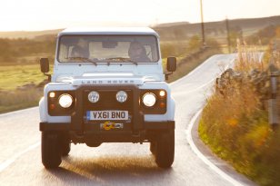 Land Rover Defender 2011