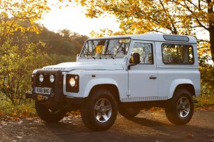 Land Rover Defender 2011