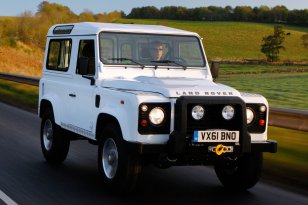 Land Rover Defender 2011