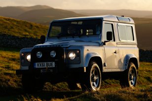 Land Rover Defender 2011