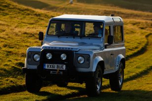 Land Rover Defender 2011