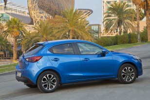Mazda 2 2015