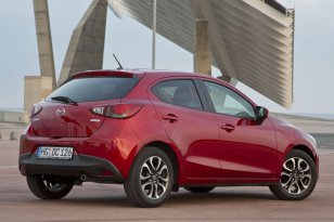 Mazda 2 2015