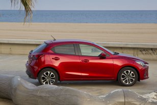 Mazda 2 2015