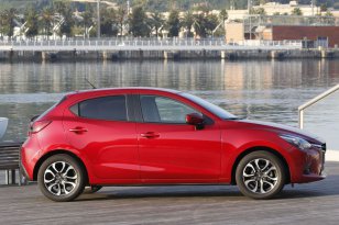 Mazda 2 2015