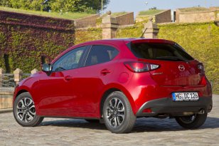 Mazda 2 2015