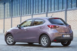 Mazda 2 2015