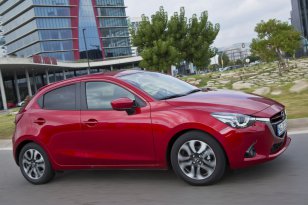 Mazda 2 2015