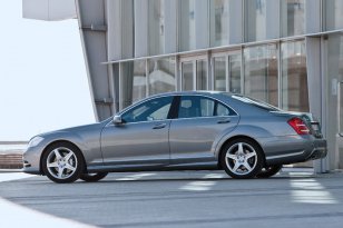 Mercedes Benz S-class 2009