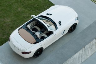 Mercedes Benz SLS AMG 2011