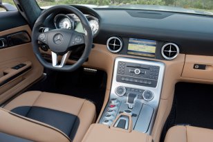 Mercedes Benz SLS AMG 2011