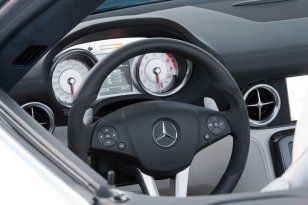 Mercedes Benz SLS AMG 2011
